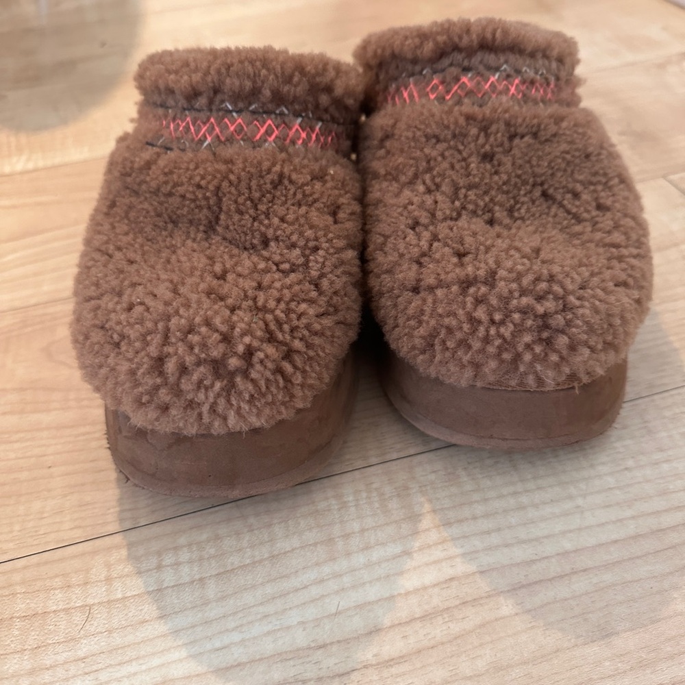 UGG Plush Maxi Curly Genuine Shearling Platform Slipper